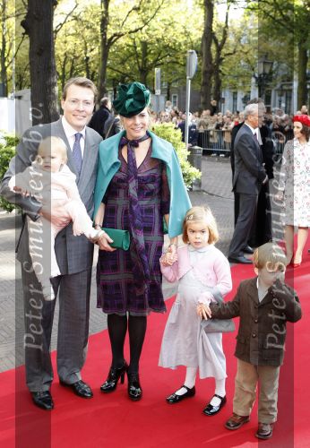 Den Haag 20 oktober 2007
Dop prinses Ariane. Prinses Laurentien Prins Constantijn met hun kinderen Eloise Claus Casimir en Leonore.