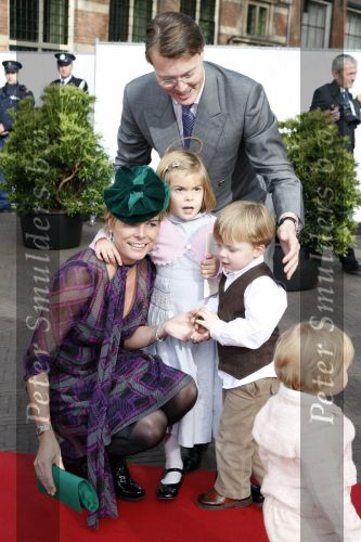 Den Haag 20 oktober 2007
Dop prinses Ariane. Prinses Laurentien Prins Constantijn met hun kinderen Eloise Claus Casimir en Leonore.