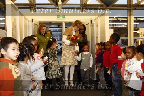 Amsterdam 23 januari 2008
Prinses Laurentien tijdens voorleesdag in bibliotheek met kinderen.