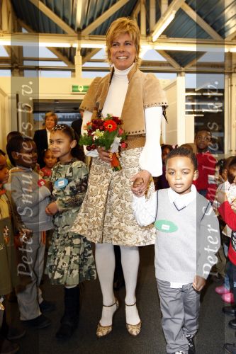 Amsterdam 23 januari 2008
Prinses Laurentien tijdens voorleesdag in bibliotheek met kinderen.