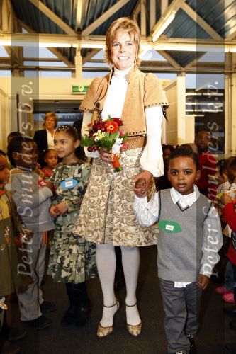 Amsterdam 23 januari 2008
Prinses Laurentien tijdens voorleesdag in bibliotheek met kinderen.