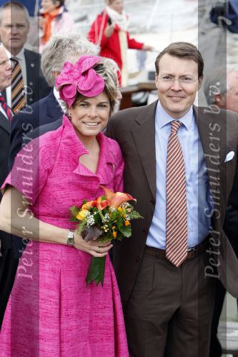 Makkum en Franeker30 april 2008
Koninginnedag 2008 met Koningin Beatrix Prins Willem Alexander Friso Constantijn Maurits Floris Pieter Christiaan Pieter v Vollenhoven en de prinsessen Maxima Laurentien Mabel Aimee Anita Margriet en Marilene.
Peter Smulders bv