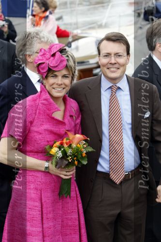 Makkum en Franeker30 april 2008
Koninginnedag 2008 met Koningin Beatrix Prins Willem Alexander Friso Constantijn Maurits Floris Pieter Christiaan Pieter v Vollenhoven en de prinsessen Maxima Laurentien Mabel Aimee Anita Margriet en Marilene.
Peter Smulders bv