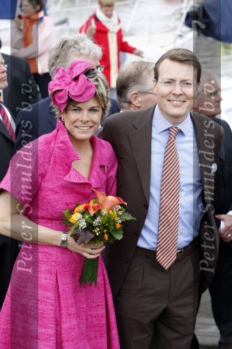 Makkum en Franeker30 april 2008
Koninginnedag 2008 met Koningin Beatrix Prins Willem Alexander Friso Constantijn Maurits Floris Pieter Christiaan Pieter v Vollenhoven en de prinsessen Maxima Laurentien Mabel Aimee Anita Margriet en Marilene.
Peter Smulders bv