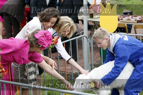 Makkum en Franeker30 april 2008
Koninginnedag 2008 met Koningin Beatrix Prins Willem Alexander Friso Constantijn Maurits Floris Pieter Christiaan Pieter v Vollenhoven en de prinsessen Maxima Laurentien Mabel Aimee Anita Margriet en Marilene.
Peter Smulders bv