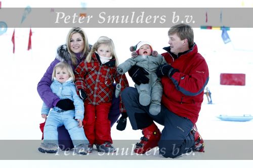 Lech 10 februari 2008
Fotosessie Koninklijke familie. Aanwezig waren Koningin Beatrix Maxima Prins Willem Alexander Amalai Alexia Ariane Prins Constantijn Prinses Laurentien Eloise Claus Cazimir en Elenore.