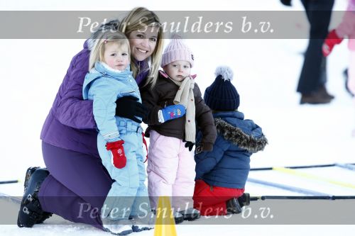 Lech 10 februari 2008
Fotosessie Koninklijke familie. Aanwezig waren Koningin Beatrix Maxima Prins Willem Alexander Amalai Alexia Ariane Prins Constantijn Prinses Laurentien Eloise Claus Cazimir en Elenore.