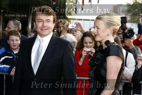 Utrecht 28 april 2009
Pieter v Vollenhoven viert zijn 70e verjaardag in het Beatrix theater in Utrecht. Prinses Mabel wisse smit en Prins Friso
Peter Smulders bv