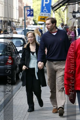 Amsterdam 2 mei 2008
Prinses Margarita en haar verloofde / vriend Tjalling winkelen op de pc hooftstraat op de dag waarvan verteld werd dat ze zouden trouwen.
Peter Smulders bv