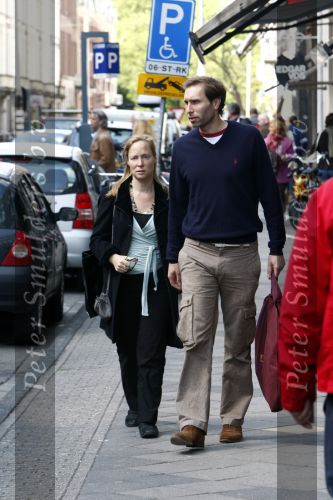 Amsterdam 2 mei 2008
Prinses Margarita en haar verloofde / vriend Tjalling winkelen op de pc hooftstraat op de dag waarvan verteld werd dat ze zouden trouwen.
Peter Smulders bv