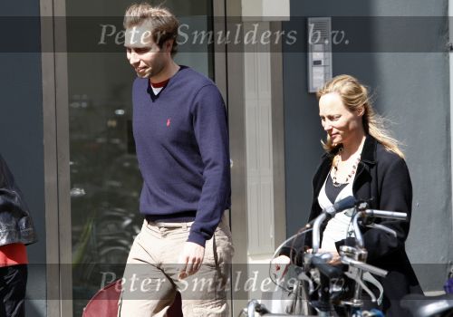 Amsterdam 2 mei 2008
Prinses Margarita en haar verloofde / vriend Tjalling winkelen op de pc hooftstraat op de dag waarvan verteld werd dat ze zouden trouwen.
Peter Smulders bv