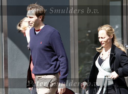 Amsterdam 2 mei 2008
Prinses Margarita en haar verloofde / vriend Tjalling winkelen op de pc hooftstraat op de dag waarvan verteld werd dat ze zouden trouwen.
Peter Smulders bv