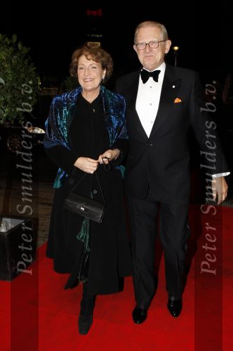 Amsterdam 19 december 2007
Prinses Margriet en Pieter v Vollenhoven arriveren bij de RAI bij de sportman van het jaar. Erica Terpstra ontvangt ze.