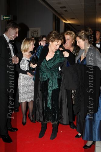 Amsterdam 19 december 2007
Prinses Margriet en Pieter v Vollenhoven arriveren bij de RAI bij de sportman van het jaar. Erica Terpstra ontvangt ze.