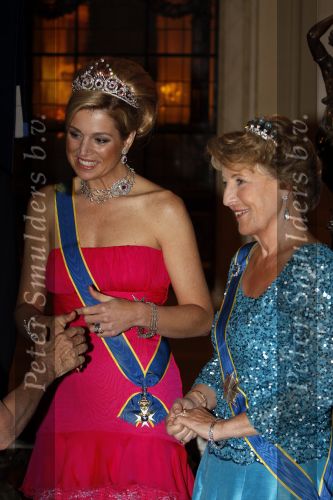 Den Haag 22 april 2009
Diner met de koninklijke familie van zweden en nederland. Aanwezig waren Prinses Maxima Koningin Beatrix Prins Willem Alexander Prinses Margriet Koning Carl Gustav en Koningin Silvia.
Peter Smulders bv