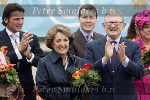 Makkum en Franeker30 april 2008
Koninginnedag 2008 met Koningin Beatrix Prins Willem Alexander Friso Constantijn Maurits Floris Pieter Christiaan Pieter v Vollenhoven en de prinsessen Maxima Laurentien Mabel Aimee Anita Margriet en Marilene.
Peter Smulders bv