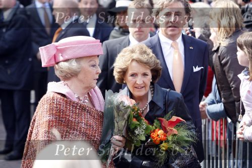 Makkum en Franeker30 april 2008
Koninginnedag 2008 met Koningin Beatrix Prins Willem Alexander Friso Constantijn Maurits Floris Pieter Christiaan Pieter v Vollenhoven en de prinsessen Maxima Laurentien Mabel Aimee Anita Margriet en Marilene.
Peter Smulders bv