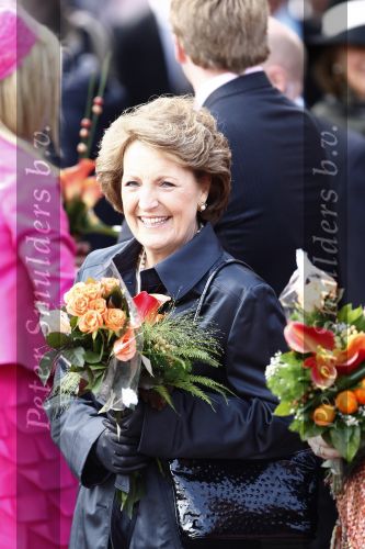 Makkum en Franeker30 april 2008
Koninginnedag 2008 met Koningin Beatrix Prins Willem Alexander Friso Constantijn Maurits Floris Pieter Christiaan Pieter v Vollenhoven en de prinsessen Maxima Laurentien Mabel Aimee Anita Margriet en Marilene.
Peter Smulders bv