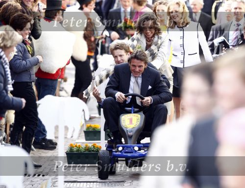 Makkum en Franeker30 april 2008
Koninginnedag 2008 met Koningin Beatrix Prins Willem Alexander Friso Constantijn Maurits Floris Pieter Christiaan Pieter v Vollenhoven en de prinsessen Maxima Laurentien Mabel Aimee Anita Margriet en Marilene.
Peter Smulders bv