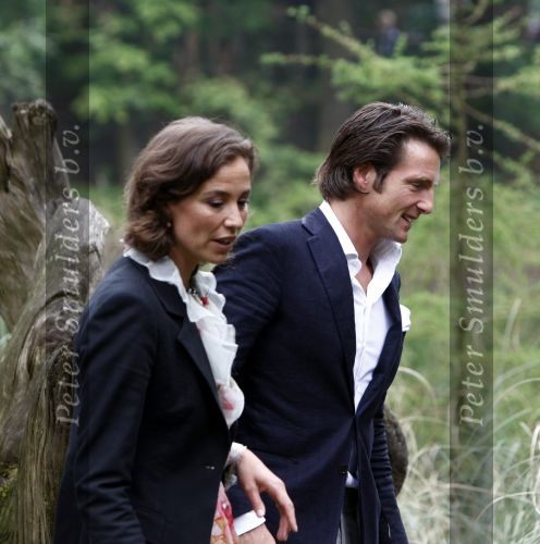 Apeldoorn 30 mei 2008
Prinses Marilen en hun kinderen tijdens fotoshoot vanwege 10 jarig huwelijk in de apenheul.