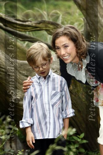 Apeldoorn 30 mei 2008
Prinses Marilen en hun kinderen tijdens fotoshoot vanwege 10 jarig huwelijk in de apenheul.