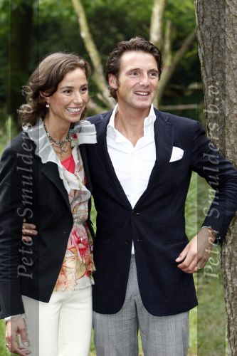 Apeldoorn 30 mei 2008
Prinses Marilen en hun kinderen tijdens fotoshoot vanwege 10 jarig huwelijk in de apenheul.