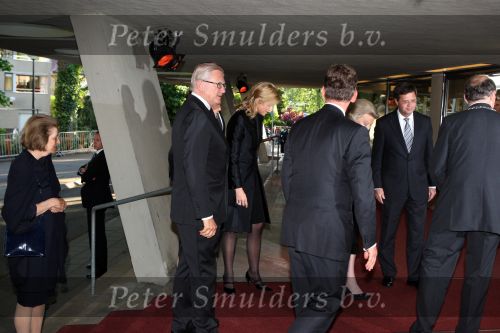 Apeldoorn, 8 Mei 2009
Speciale Herdenkingsdienst voor de slachtoffers van de ramp op Koninginnedag
Veel Politie, overal afzettingen met grote betonblokken.
Prinses Maxima
Foto Peter Smulders