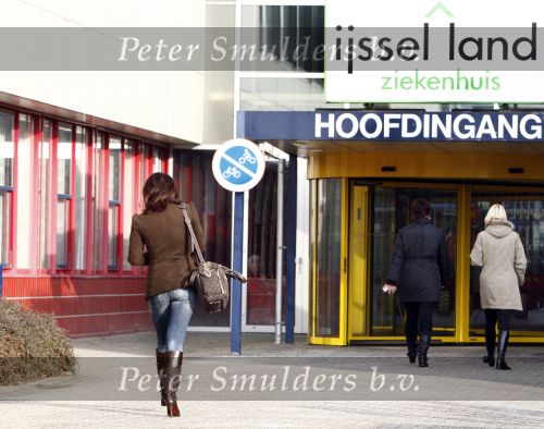 Capelle aan de Ijssel 15 januari 2009
Rachel Hazes op bezoek bij haar moeder die in het Ijsselland ziekenhuis is geopereerd.
Peter Smulders bv
