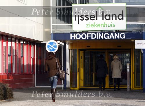 Capelle aan de Ijssel 15 januari 2009
Rachel Hazes op bezoek bij haar moeder die in het Ijsselland ziekenhuis is geopereerd.
Peter Smulders bv