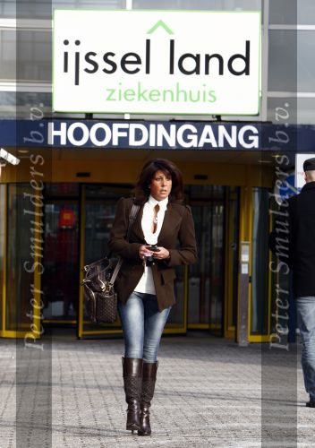 Capelle aan de Ijssel 15 januari 2009
Rachel Hazes op bezoek bij haar moeder die in het Ijsselland ziekenhuis is geopereerd.
Peter Smulders bv
