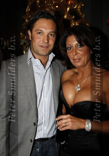 Vinkeveen 18 januari 2009
Roxeanne Hazes viert haar 16 e verjaardag in Roekz in Vinkeveen. raChel met vriend en Roxeanne en Andre jr
Peter Smulders bv