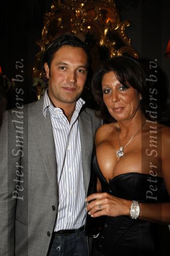 Vinkeveen 18 januari 2009
Roxeanne Hazes viert haar 16 e verjaardag in Roekz in Vinkeveen. raChel met vriend en Roxeanne en Andre jr
Peter Smulders bv