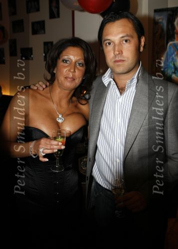 Vinkeveen 18 januari 2009
Roxeanne Hazes viert haar 16 e verjaardag in Roekz in Vinkeveen. raChel met vriend en Roxeanne en Andre jr
Peter Smulders bv