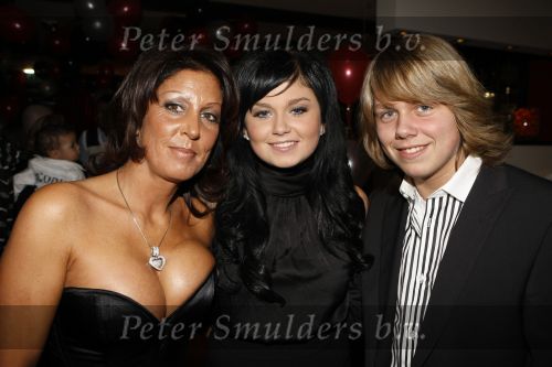 Vinkeveen 18 januari 2009
Roxeanne Hazes viert haar 16 e verjaardag in Roekz in Vinkeveen. raChel met vriend en Roxeanne en Andre jr
Peter Smulders bv