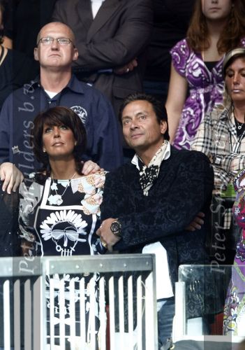 Amsterdam 26 mei 2008
 Rachel Hazes met haar neef tijdens het meezing concert van Andre Hazes in de arena.