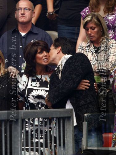 Amsterdam 26 mei 2008
 Rachel Hazes met haar neef tijdens het meezing concert van Andre Hazes in de arena.