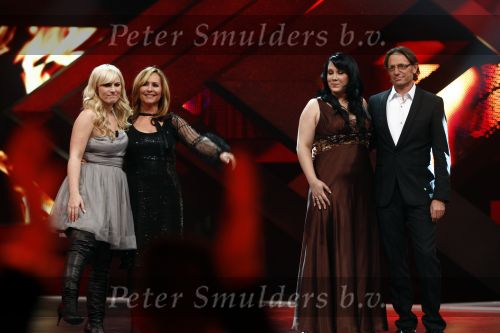 Hilversum 9 mei 2009
Finale x factor in studio 22 met Lisa en Rachel. Martijn Krabbe en Wendy v Dijk presenteren x factor. Eric v Tijn en Angela Groothuizen
Peter Smulders bv