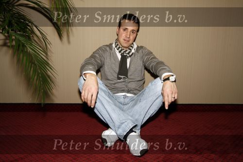 Breda 11 februari 2009
De marokaanse zanger Rachid bij hotel Princeville.
Peter Smulders bv