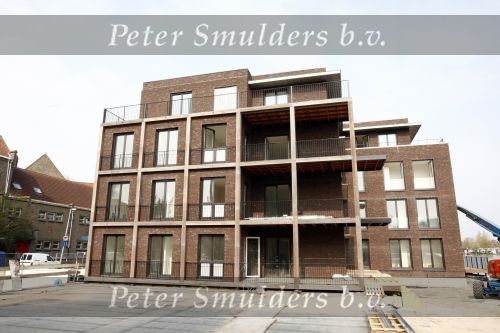 Rotterdam 11 april 2008
Nieuwe huis Fatima de Moreiro Melo en Raymond Sluiter.. Het penthouse ligt aan het water.