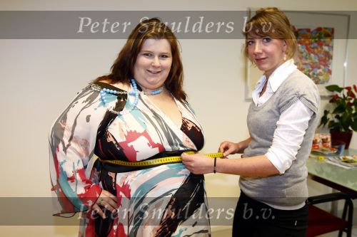 Utrecht 8 mei 2009
Rebecca van popstars bij diako easyfit in Utrecht. Rebecca is al ruim 10 kg afgevallen en 20 cm. Ook gaat ze trouwen met haar man Michael.
Peter Smulders bv