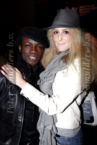 Amsterdam 28 januari 2008
Modeshow van oa Simone v Trojen op de amsterdam fashion week. Regilio Tuur en zijn vriendin Josh met petjes hoedjes