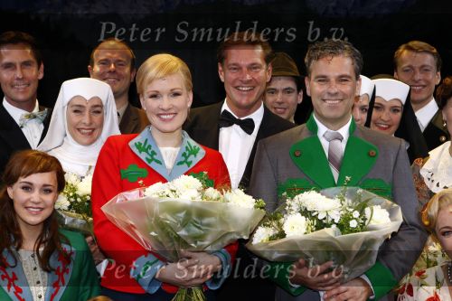 Kaatsheuvel 28 september 2008
Premiere Sound of Music met in de hoofdrollen Wieneke Remmers en Rein Kolpa in het efteling theater. Albert Verlinde en Roel Vente
Peter Smulders bv
