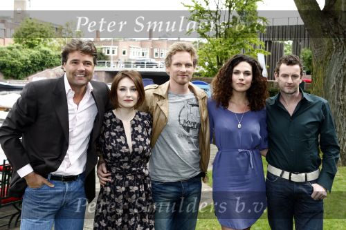 Amsterdam 23 april 2009
Persconferentie ivm de film er komt een vrouw bij de dokter naar het boek van Kluun bij het Hilton. Reinout Oerlemans gaat het regisseren en Anna Drijver Carice v Houten en Barry Atsma gaan de hoofdrollen spelen.
Peter Smulders bv