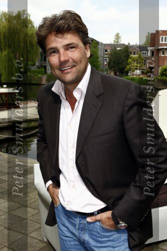 Amsterdam 23 april 2009
Persconferentie ivm de film er komt een vrouw bij de dokter naar het boek van Kluun bij het Hilton. Reinout Oerlemans gaat het regisseren en Anna Drijver Carice v Houten en Barry Atsma gaan de hoofdrollen spelen.
Peter Smulders bv