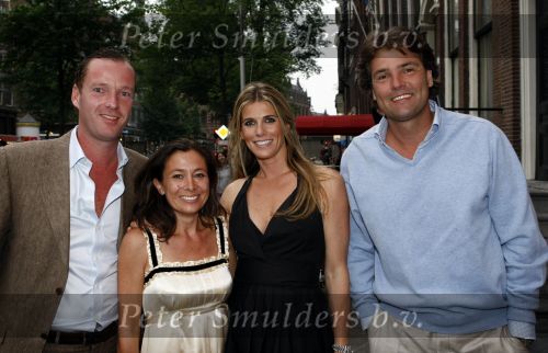 Amsterdam 31 mei 2008
Prins Maurits en Prinses Marilene vrieren hun 10 jarig huwelijksfeest in de supper Club. Marc Schroder met vrouw en Reinout Oerlemans en Danielle Overgaag