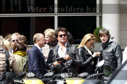 Amsterdam 18 mei 2008
Leco v Zadelhoff viert zijn 40e verjaardag met zijn vrienden in het hilton en ze maken een scooter rally door Amsterdam. 
Renate Verbaan zwanger