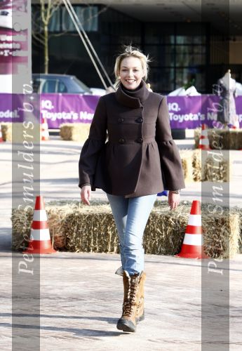 Amsterdam 31 januari 2009
Fajah Lourens Lieke v Lexmond en Renate Verbaan doen mee aan race met de nieuwe Toyota iq op de parkeerplaats bij het Okura.
Peter Smulders bv