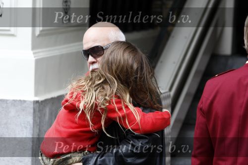 Amsterdam 5 juni 2008
Celine Dion haar man Rene Angelil en dochter Celine Najomi vertrekken uit het Amstel Hotel om vanaf schiphol oost met een prive vliegtuig naar Denemarken te vliegen.