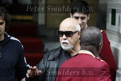 Amsterdam 5 juni 2008
Celine Dion haar man Rene Angelil en dochter Celine Najomi vertrekken uit het Amstel Hotel om vanaf schiphol oost met een prive vliegtuig naar Denemarken te vliegen.
