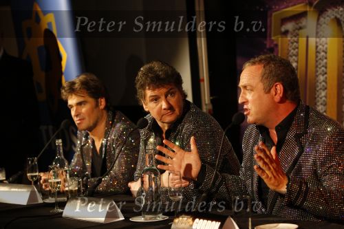Hilversum 1 februari 2009
De toppers Gordon Rene Froger en Jeroen v d Boom tijdens het nationale songfestival in studio 22.
Jack v Gelder presenteert het programma.
Peter Smulders bv